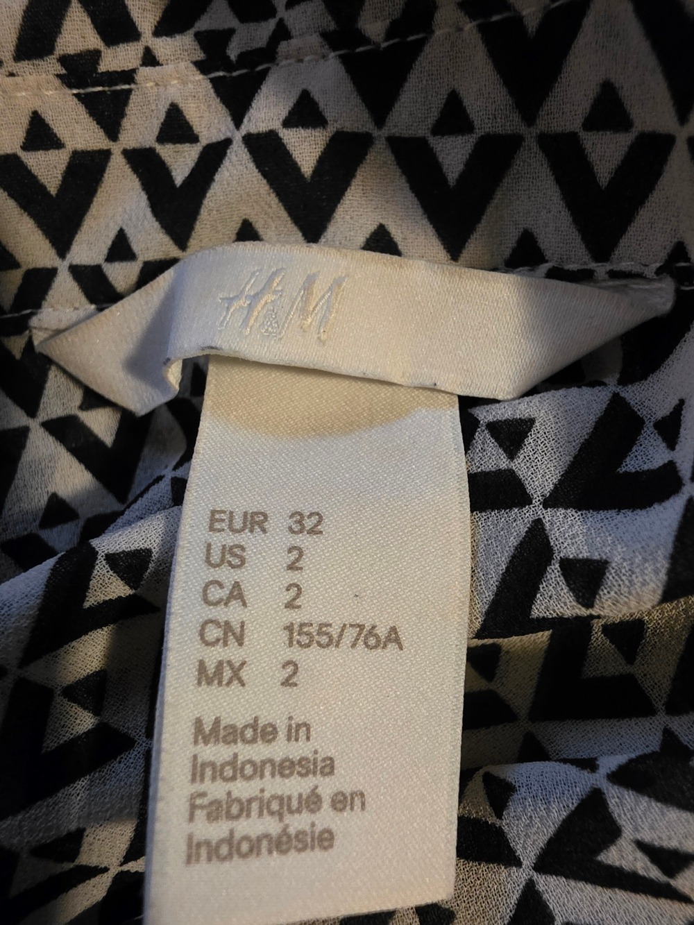 H&M Sleeveless Black & White Geometric Button-Down Top #TK46 - Picture 3 of 8